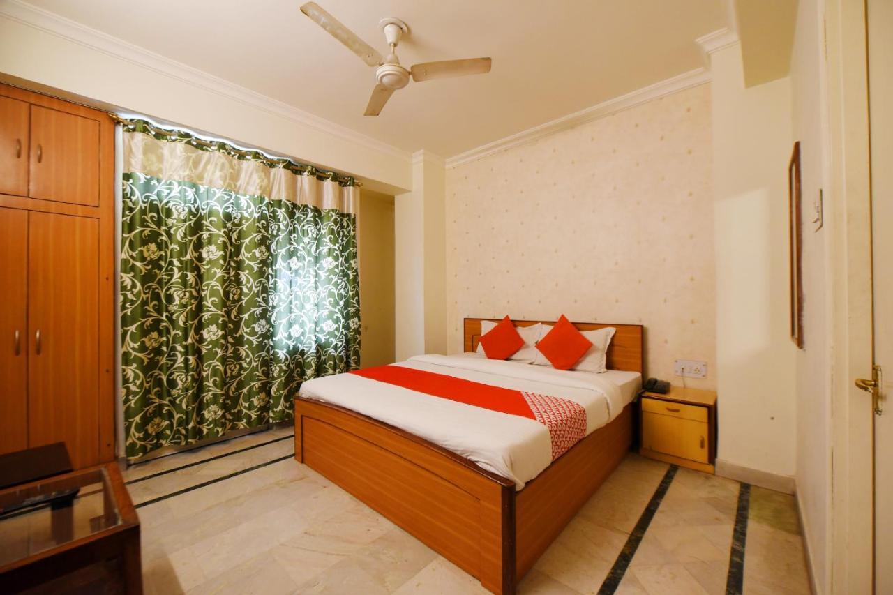 Hotel Oyo C M Regency Jaipur Exterior foto